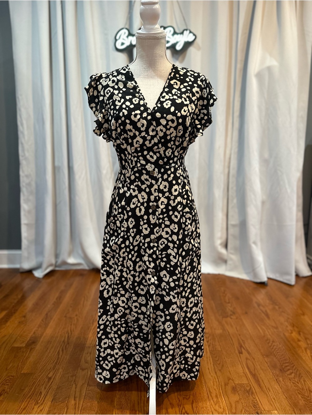 Sienna Sky black and white midi apron dress women’s size medium LNC